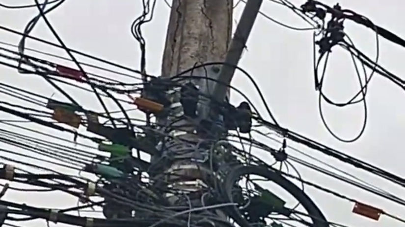 INSPECIONEM AO VIVO 01.03.2026 _ POSTE DETERIORADO COM MUITAS TRINCAS - BAIRRO LAGOA SANTA